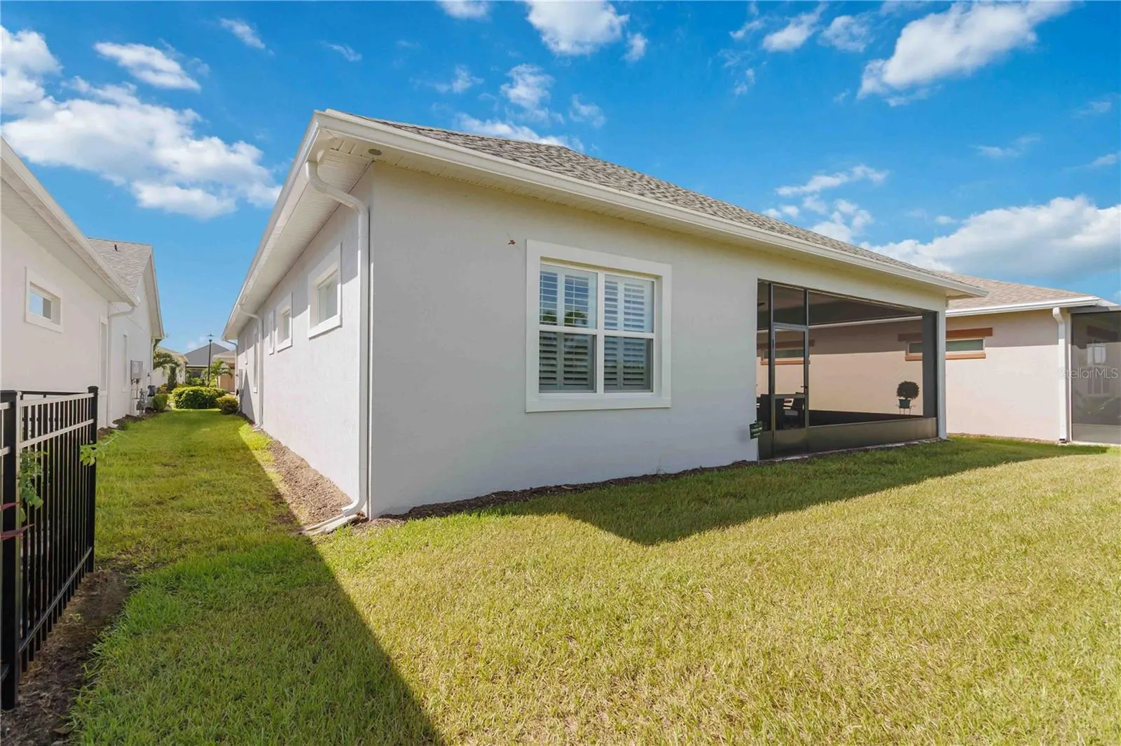 5037 FALLGLO WAY