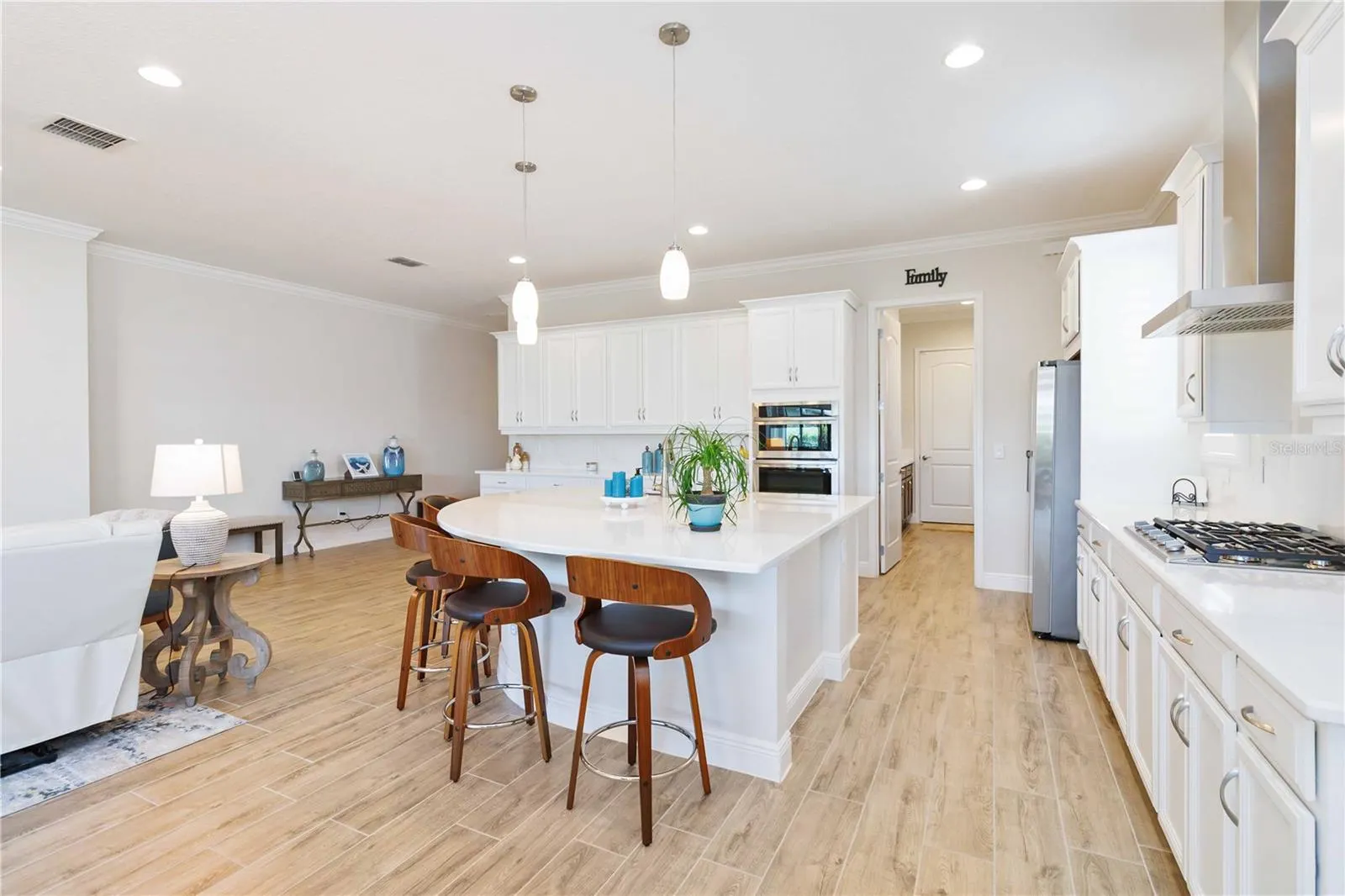 5037 FALLGLO WAY
