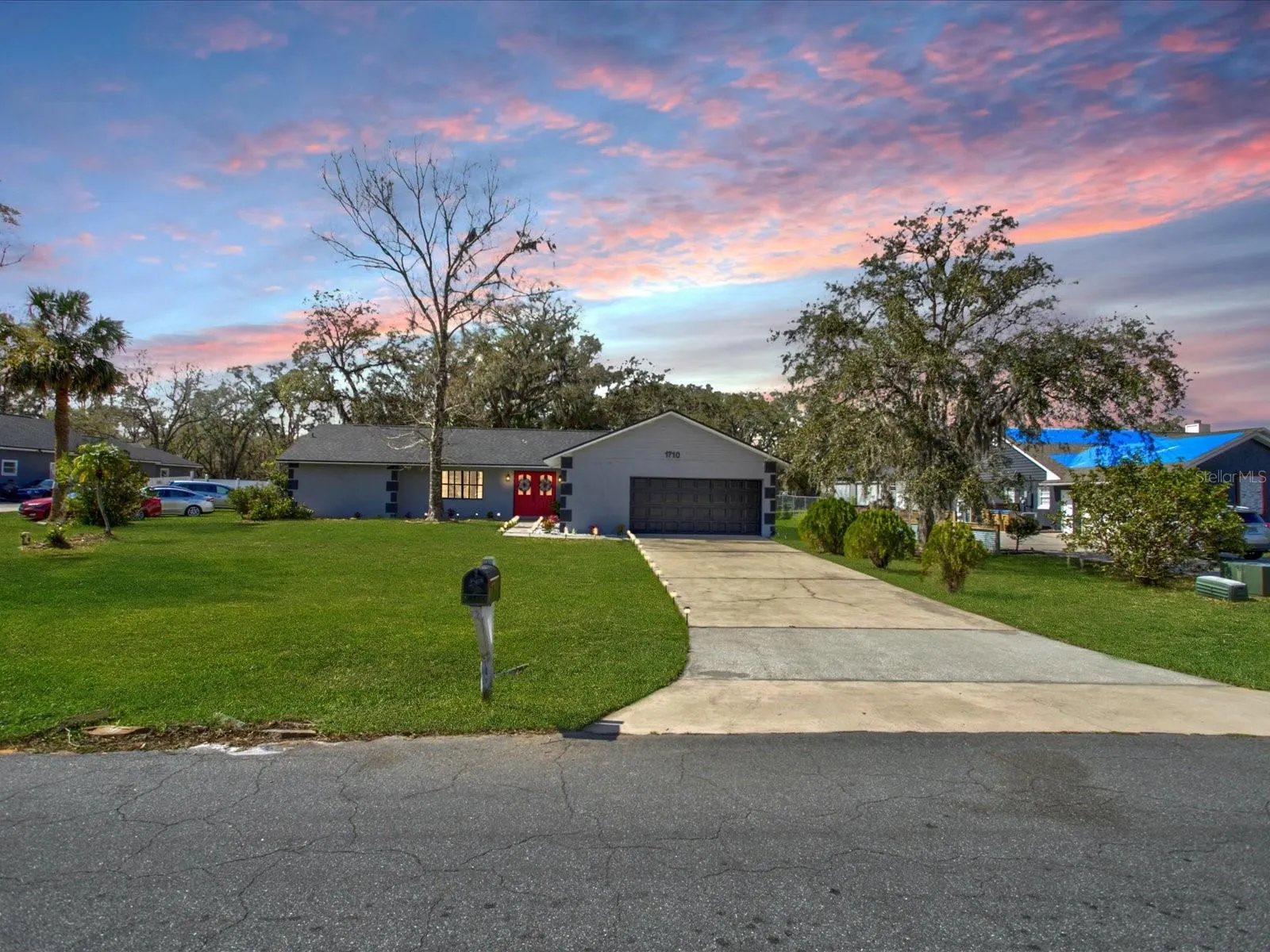 1710 BIG OAK LN