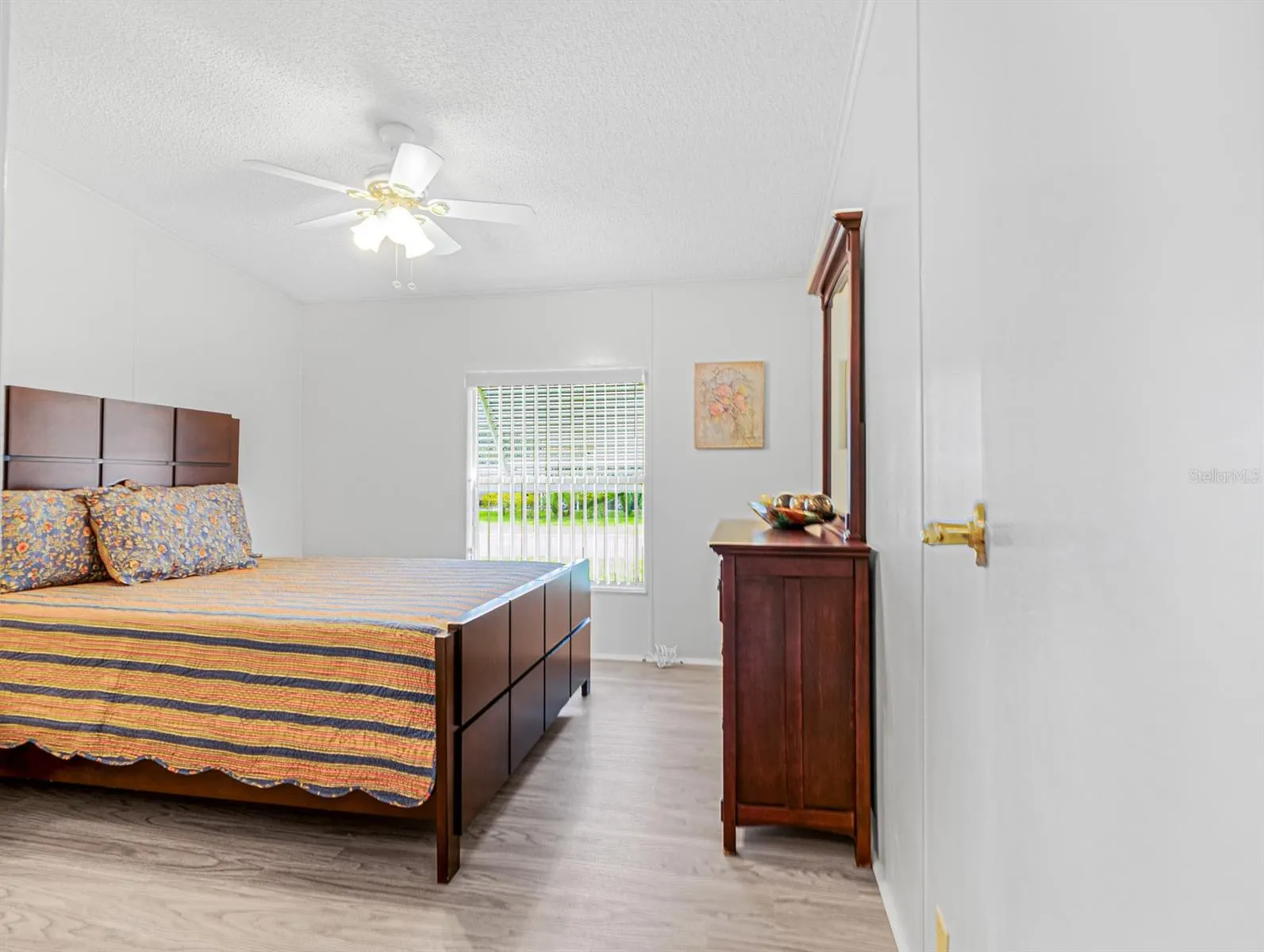 403 CHALLENGER AVE
