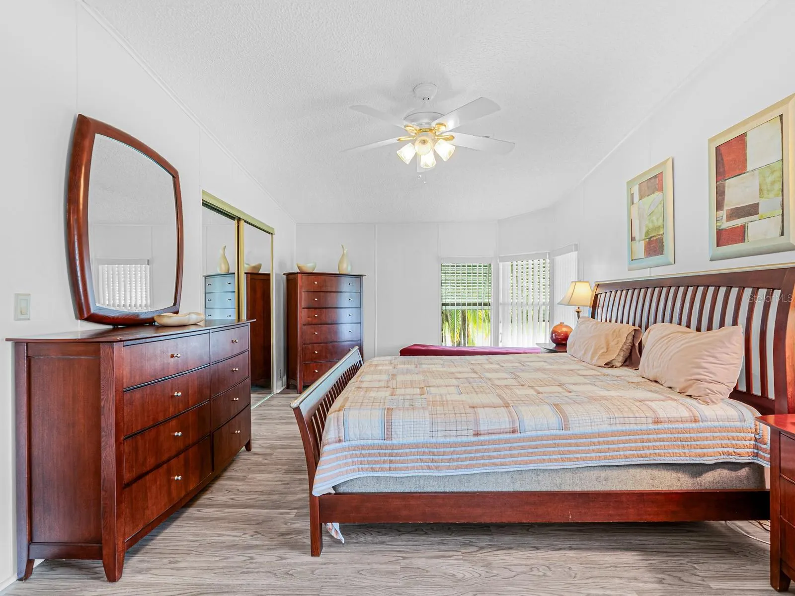 403 CHALLENGER AVE