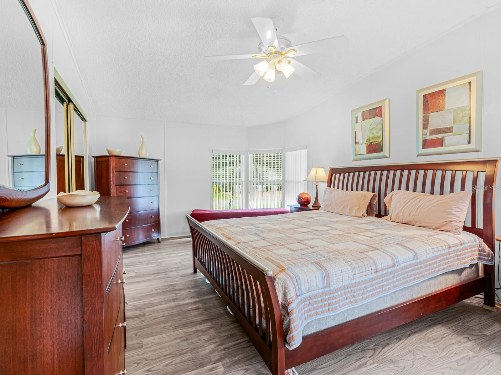 403 CHALLENGER AVE