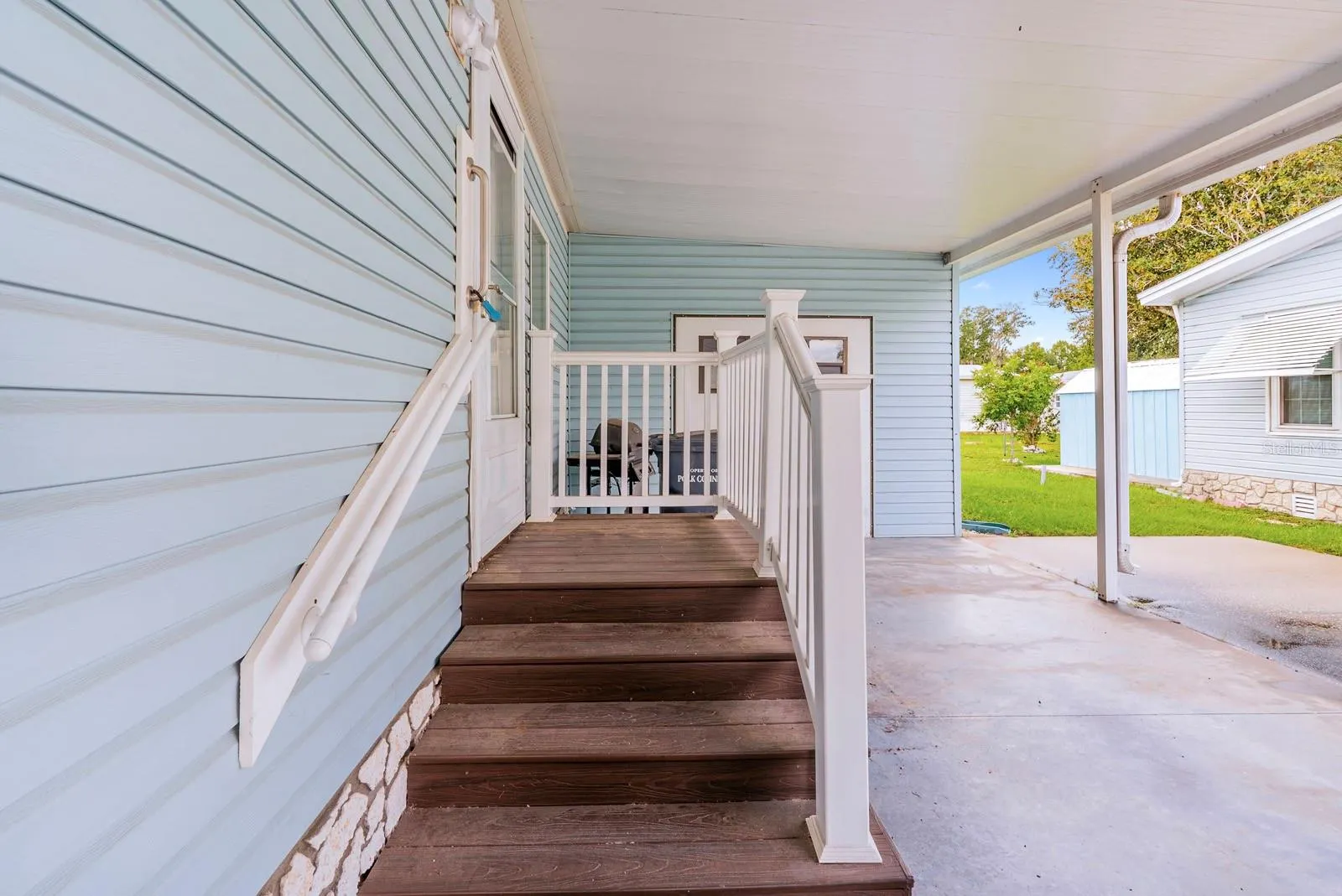 403 CHALLENGER AVE