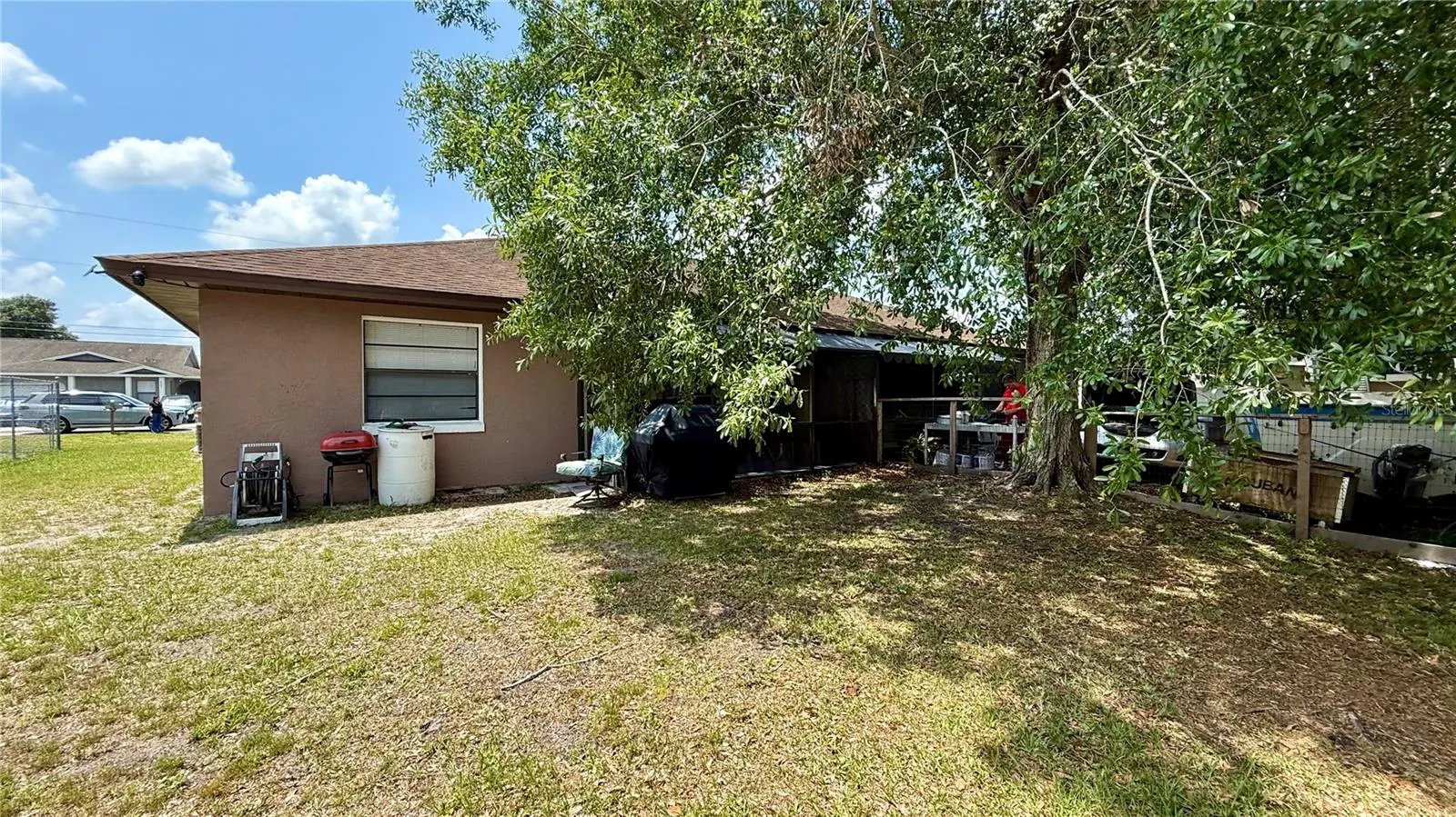 686 ROYALTY CT