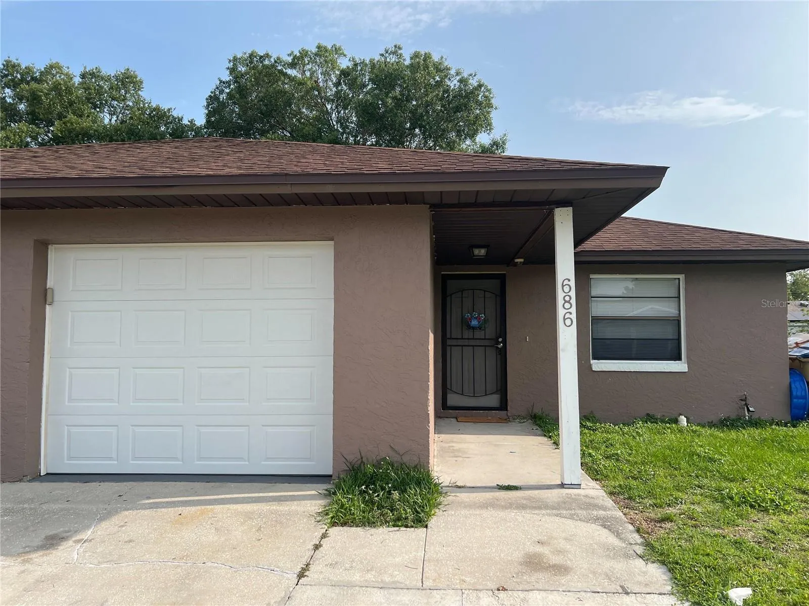 686 ROYALTY CT
