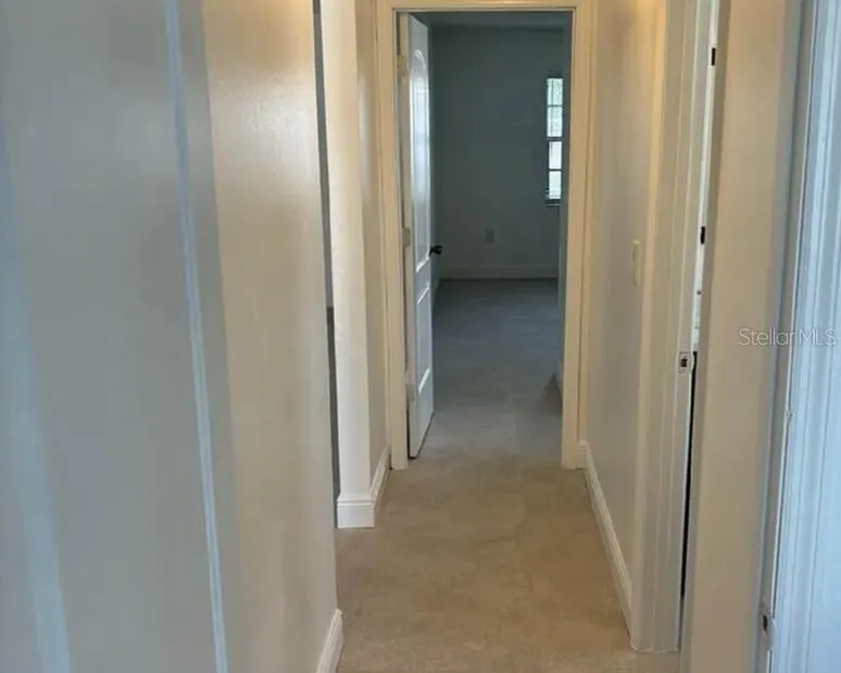686 ROYALTY CT