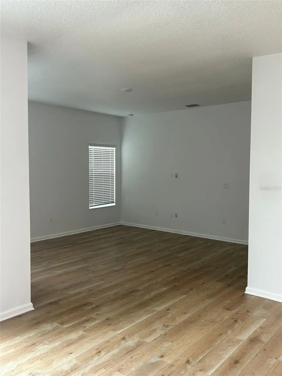573 DISA DR