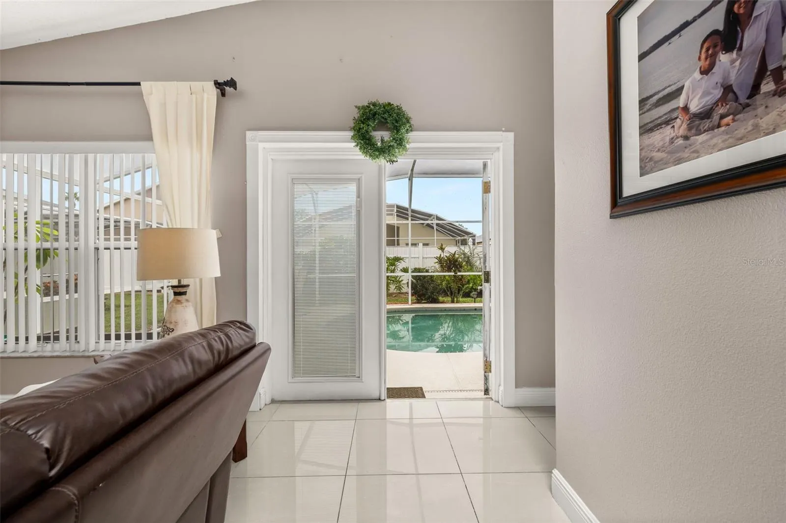 211 LOCKBREEZE DR