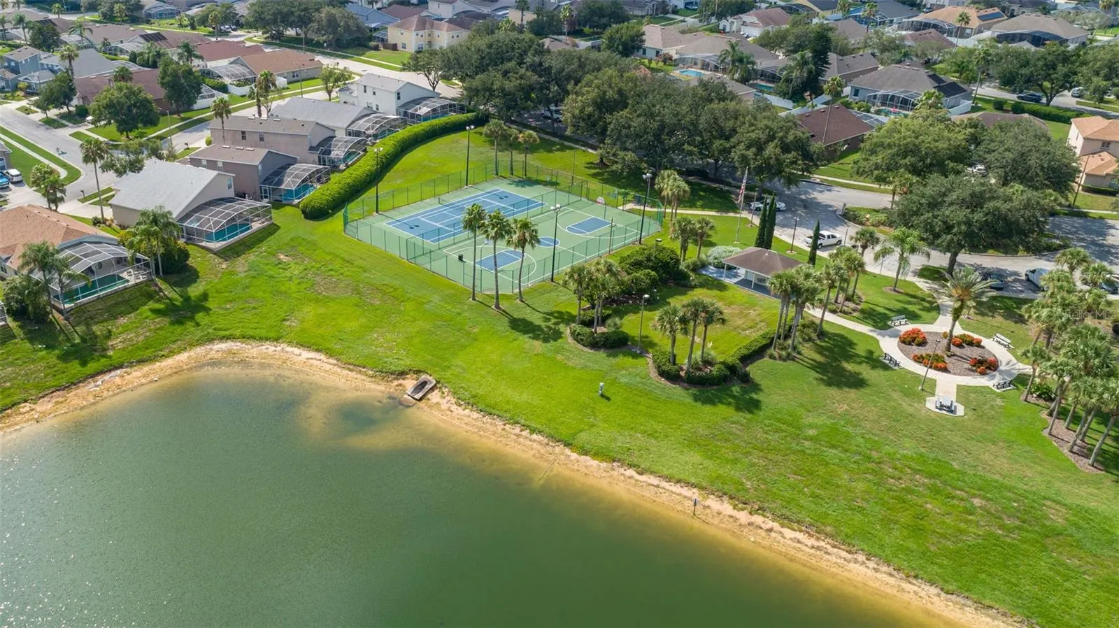 211 LOCKBREEZE DR