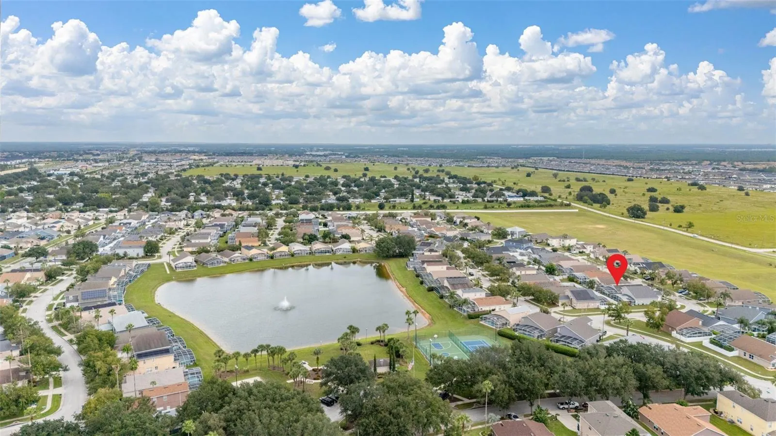 211 LOCKBREEZE DR