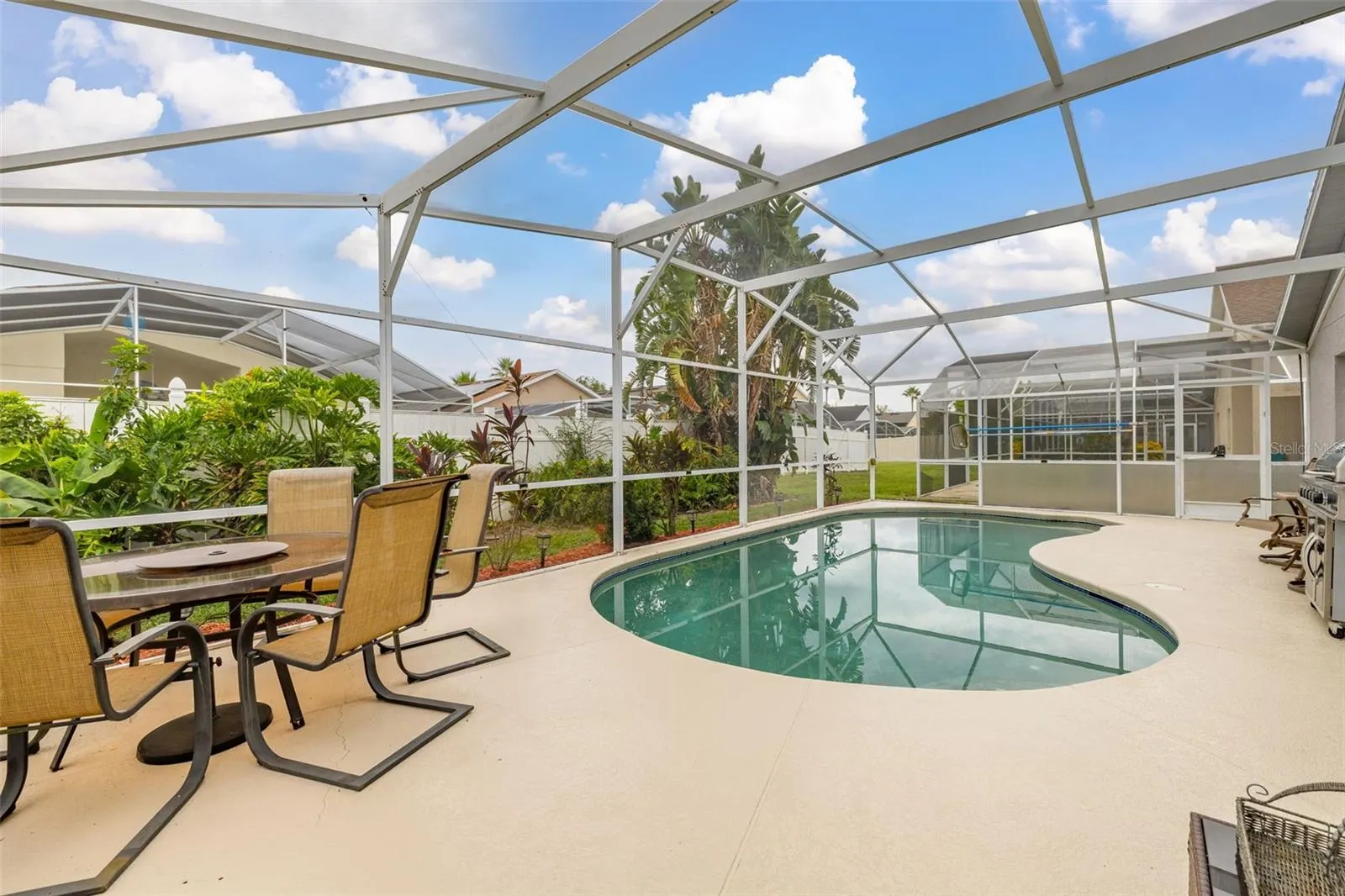 211 LOCKBREEZE DR
