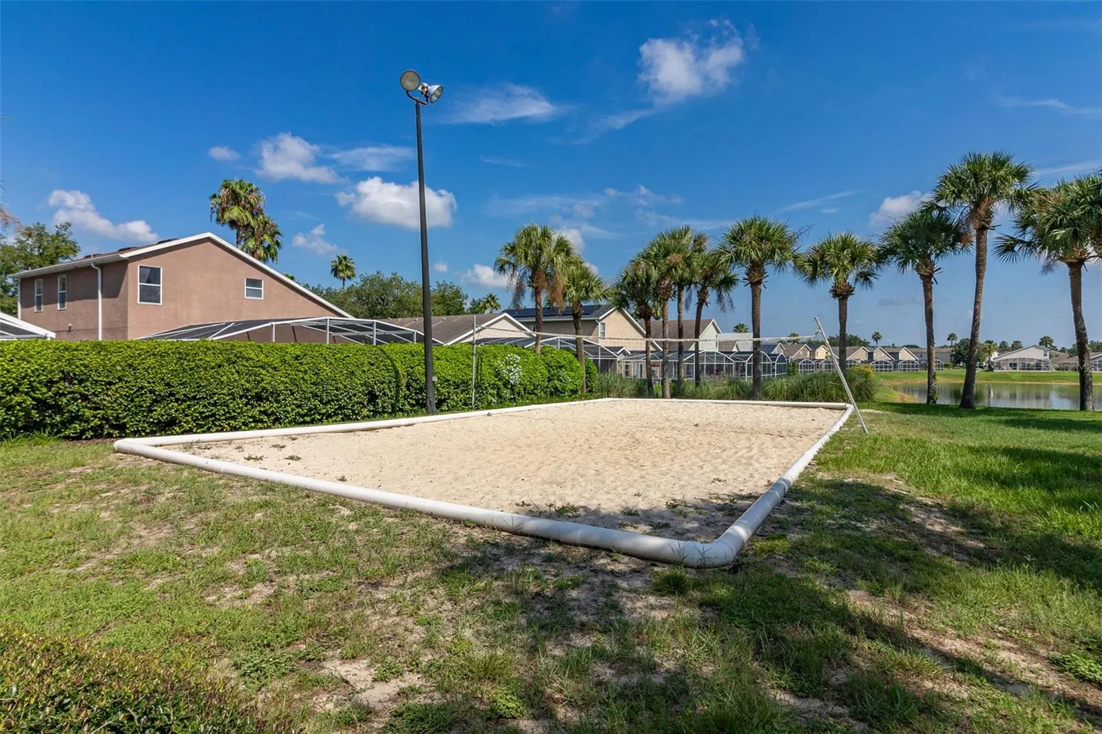 211 LOCKBREEZE DR