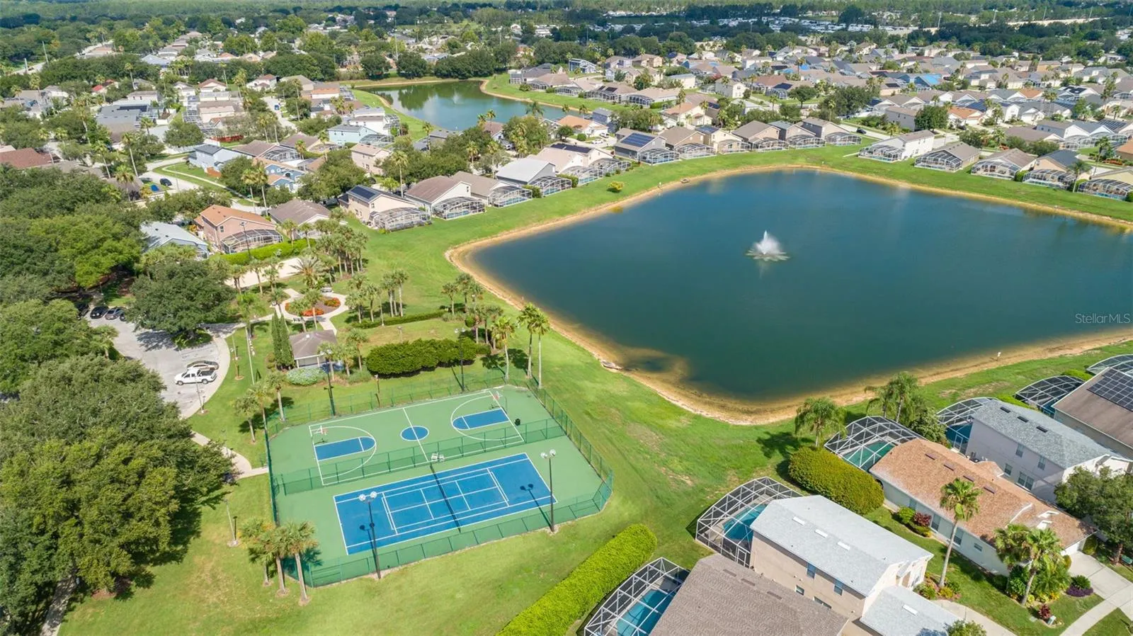 211 LOCKBREEZE DR