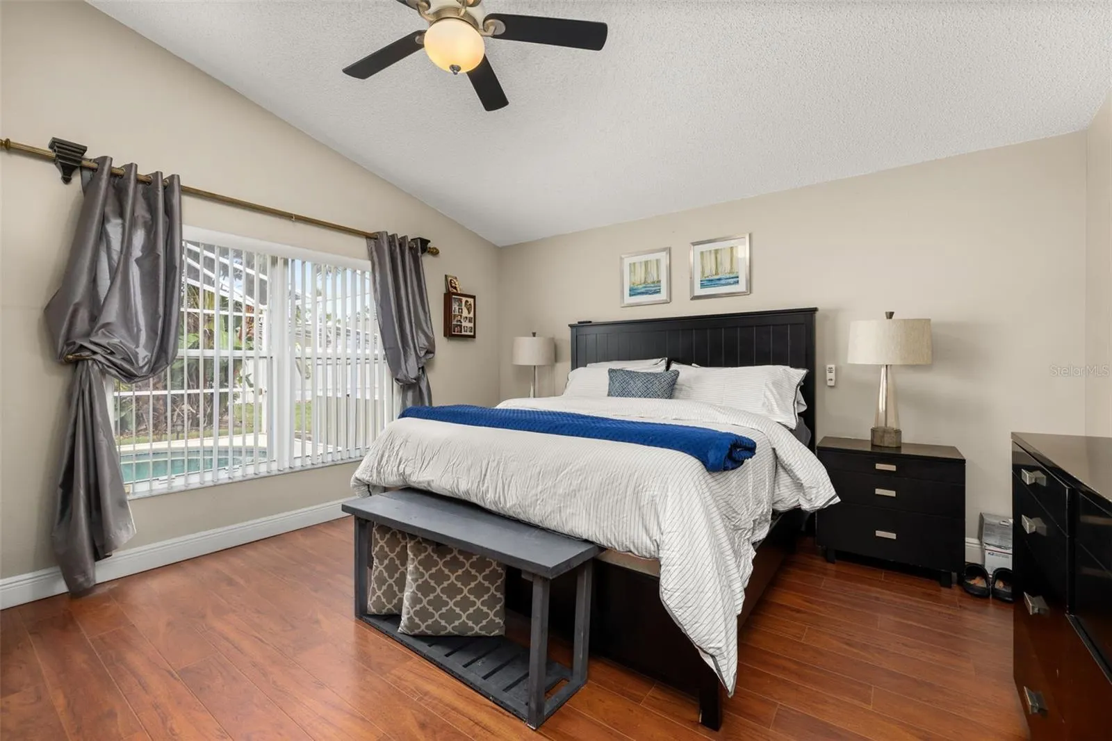 211 LOCKBREEZE DR