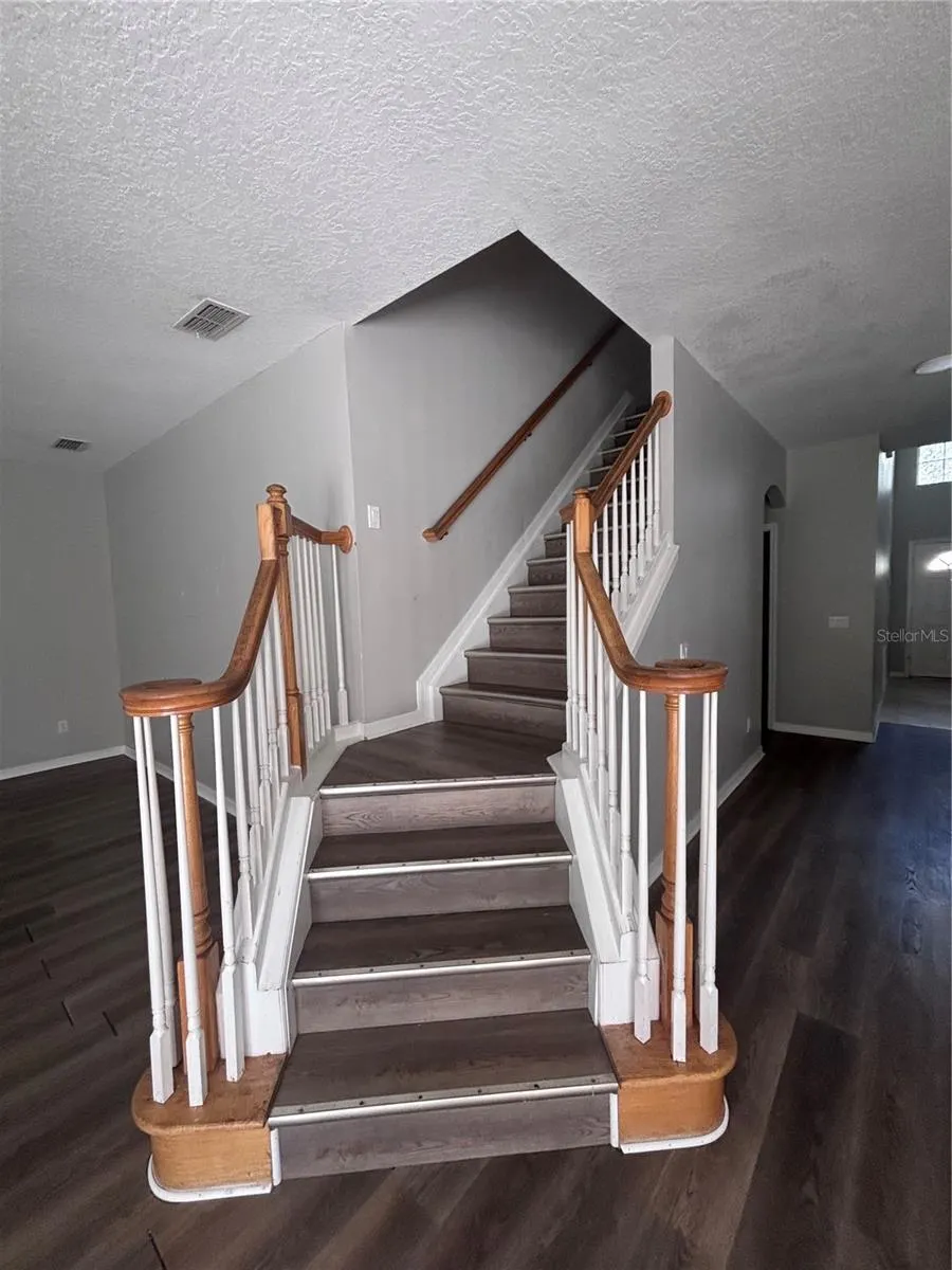 131 BONVILLE DR