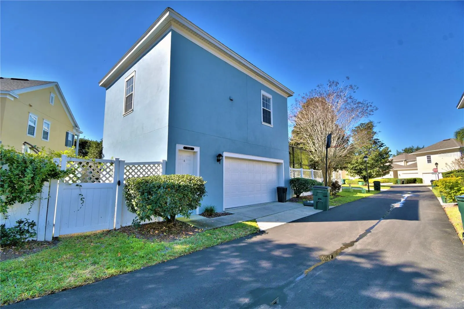 1111 OSCAR SQ #B, #B