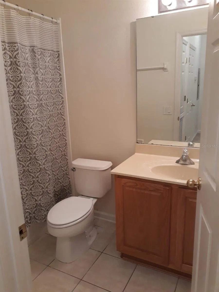 1111 OSCAR SQ #B, #B