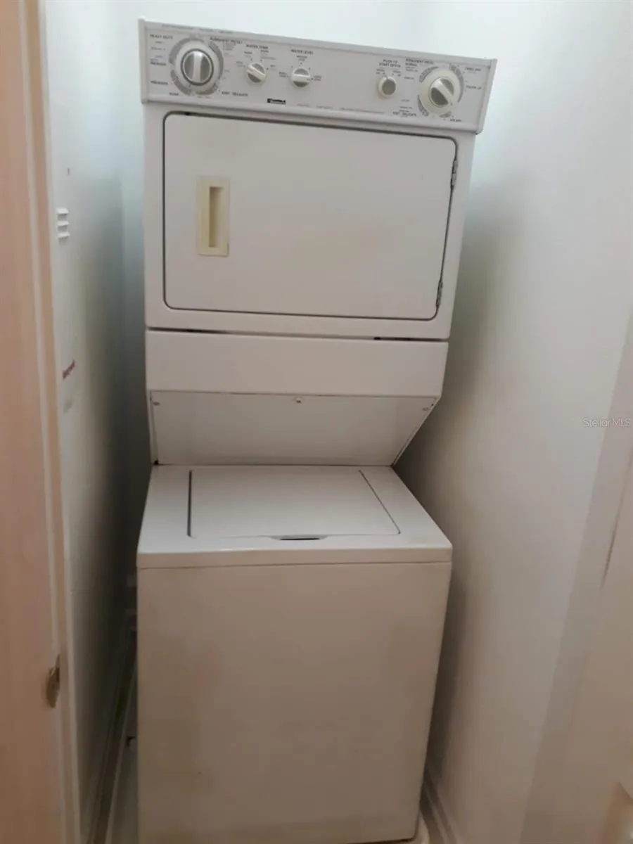 1111 OSCAR SQ #B, #B