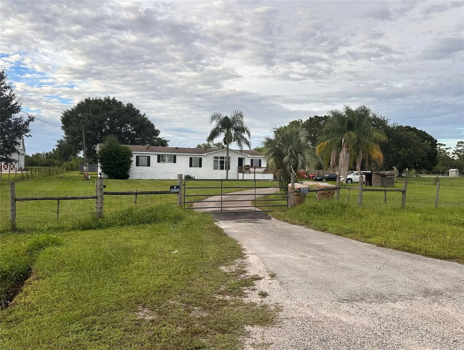 4335 CYPRESS DR