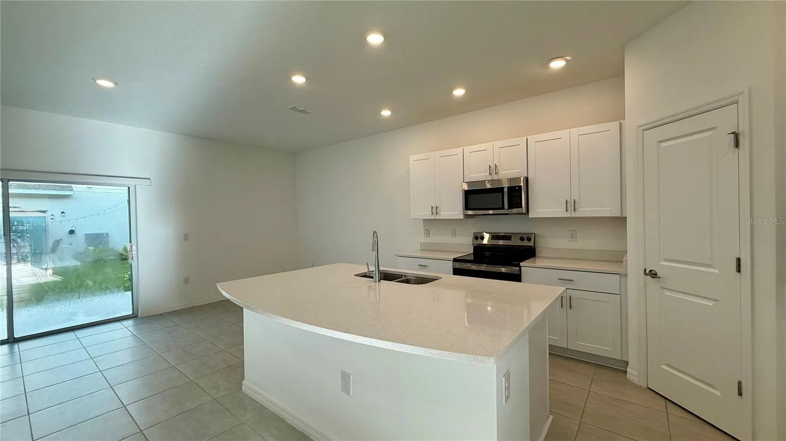 3006 CANARY AVE