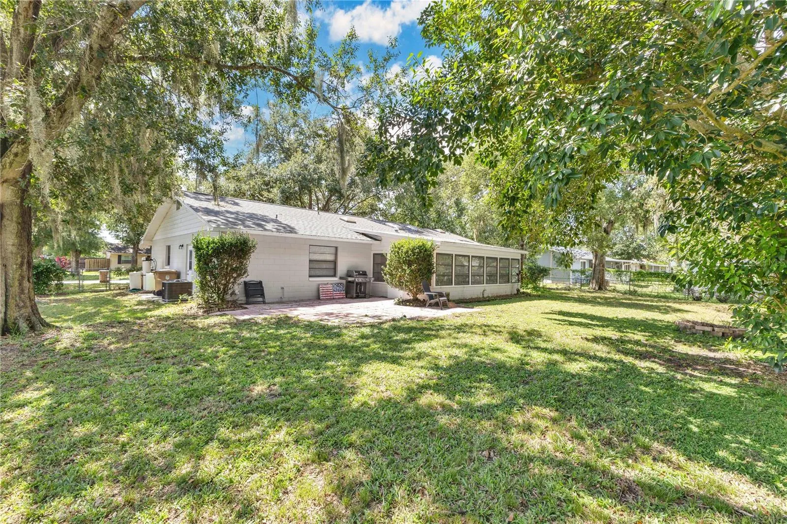 4865 WREN DR