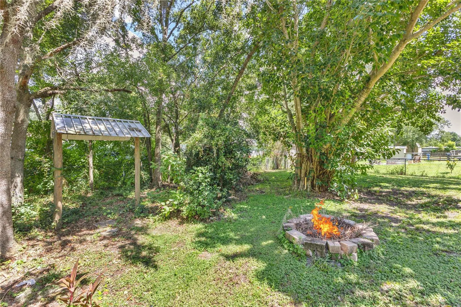 4865 WREN DR