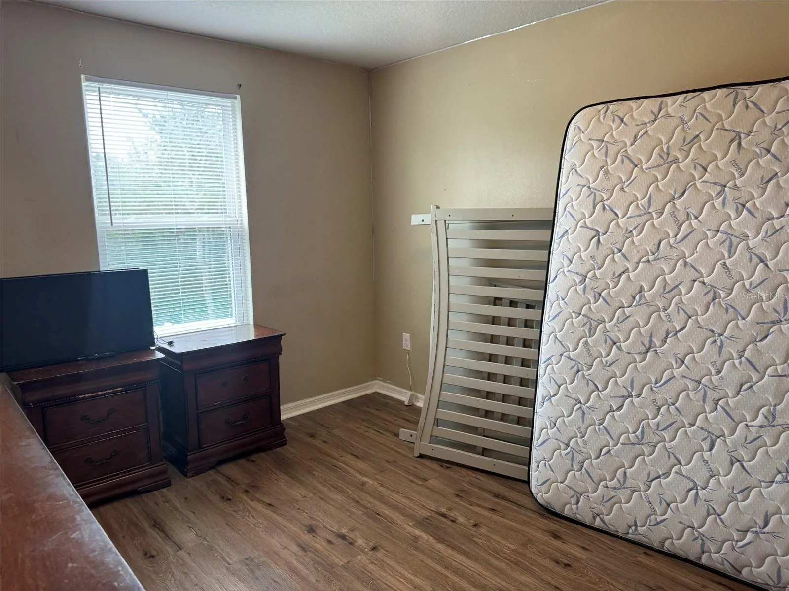 256 BEGONIA LN