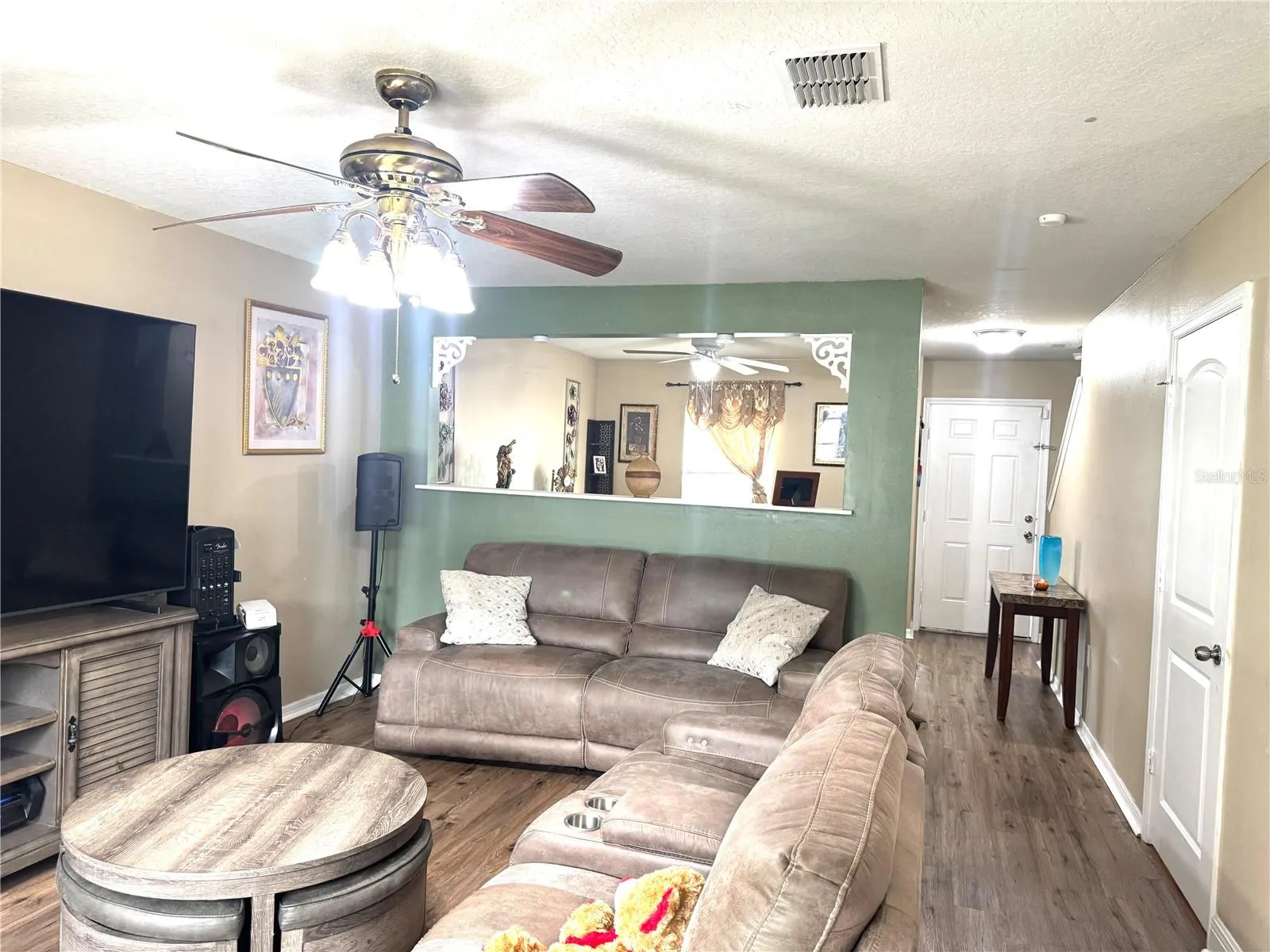 256 BEGONIA LN