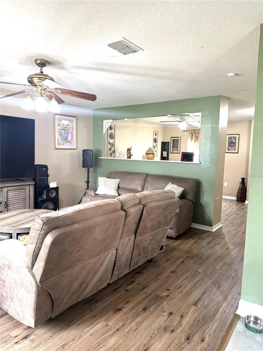 256 BEGONIA LN
