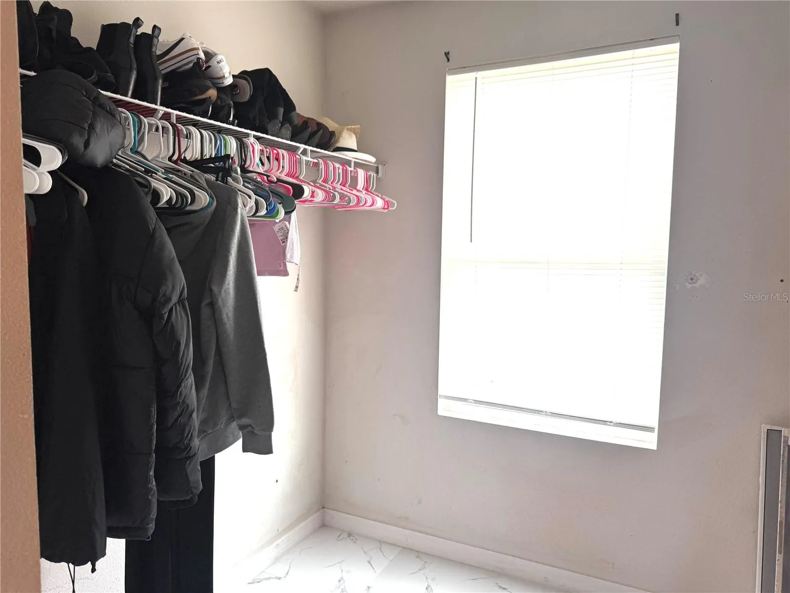 256 BEGONIA LN