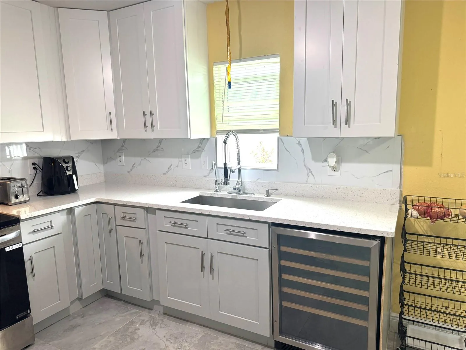 256 BEGONIA LN