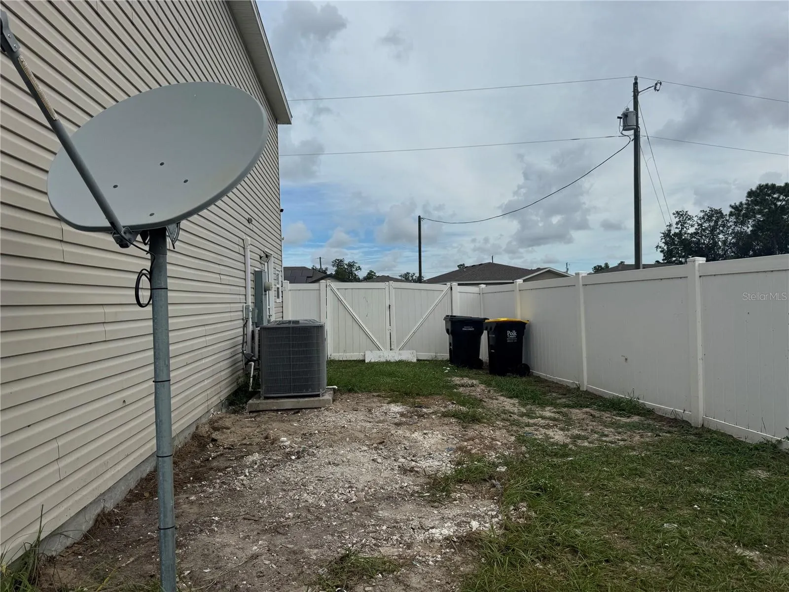 256 BEGONIA LN