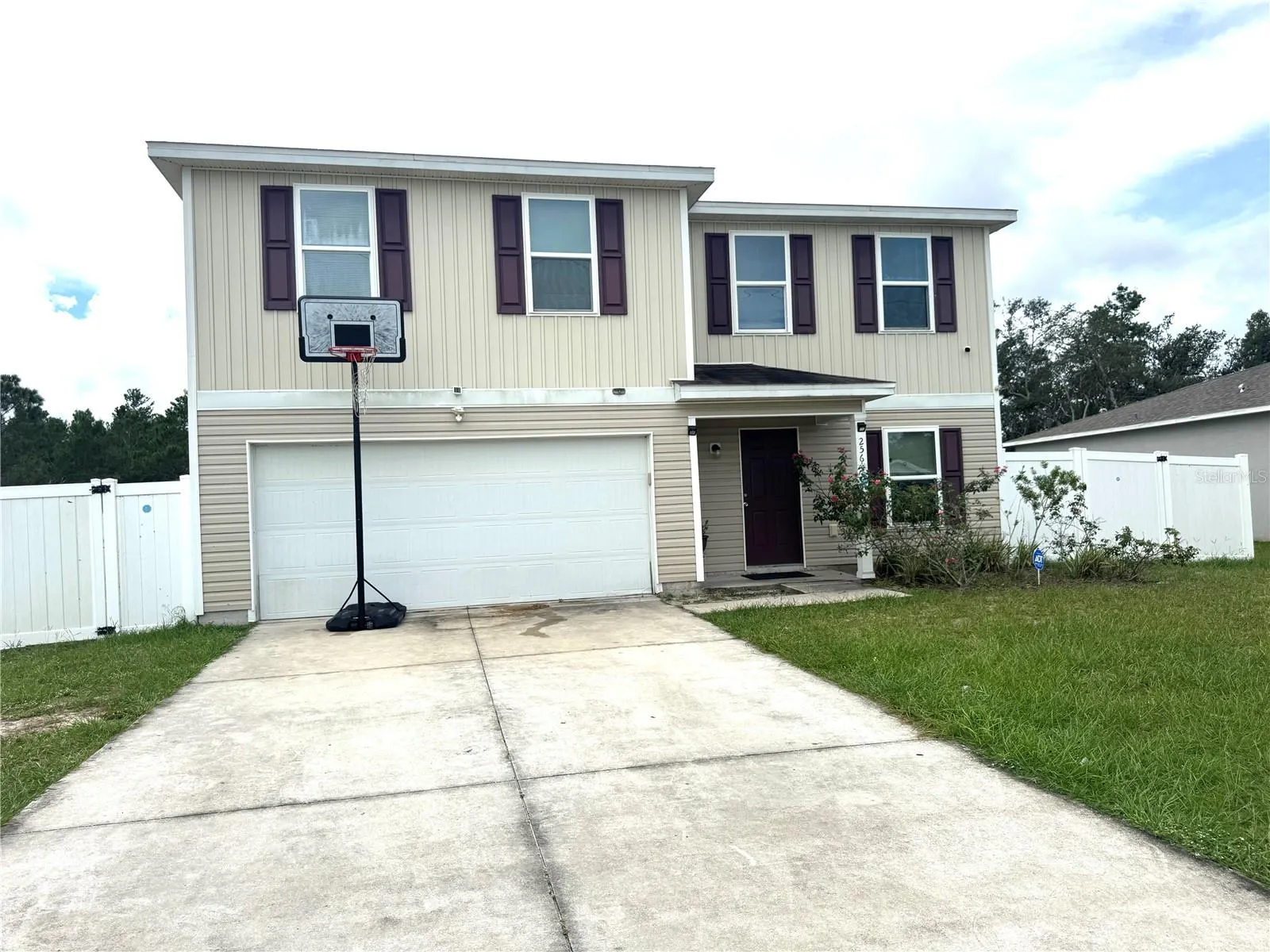 256 BEGONIA LN