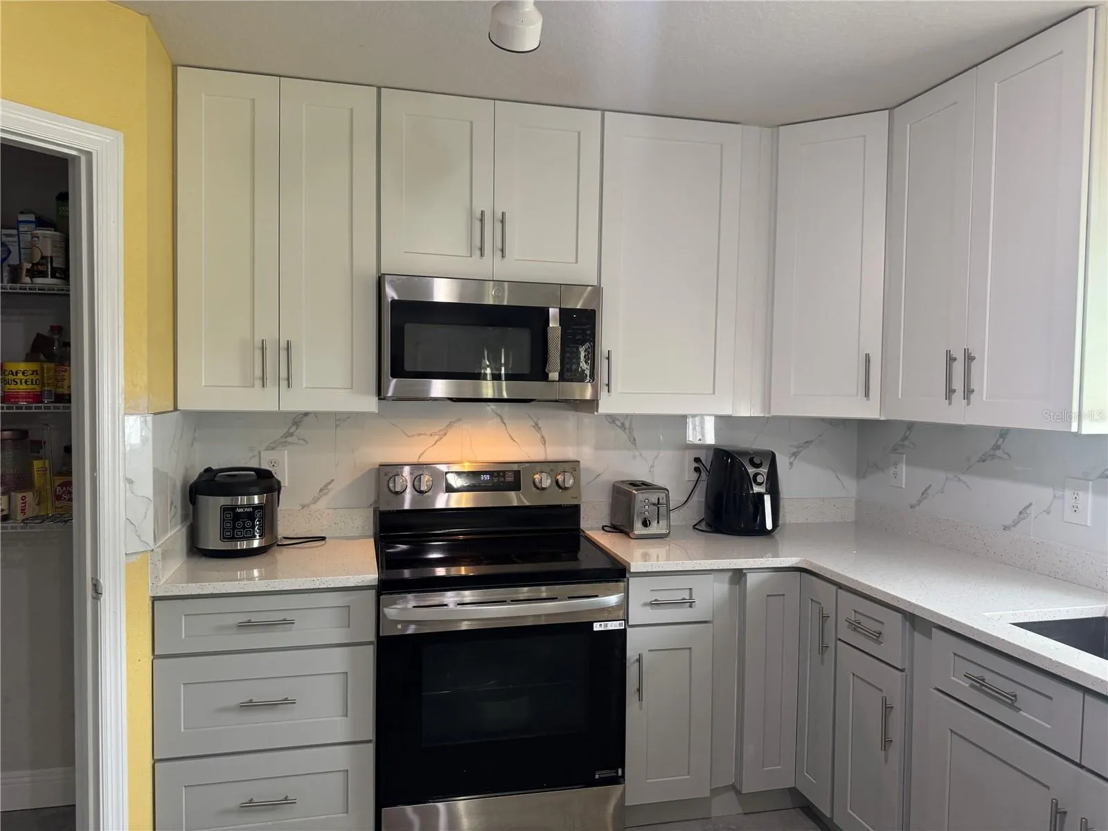 256 BEGONIA LN