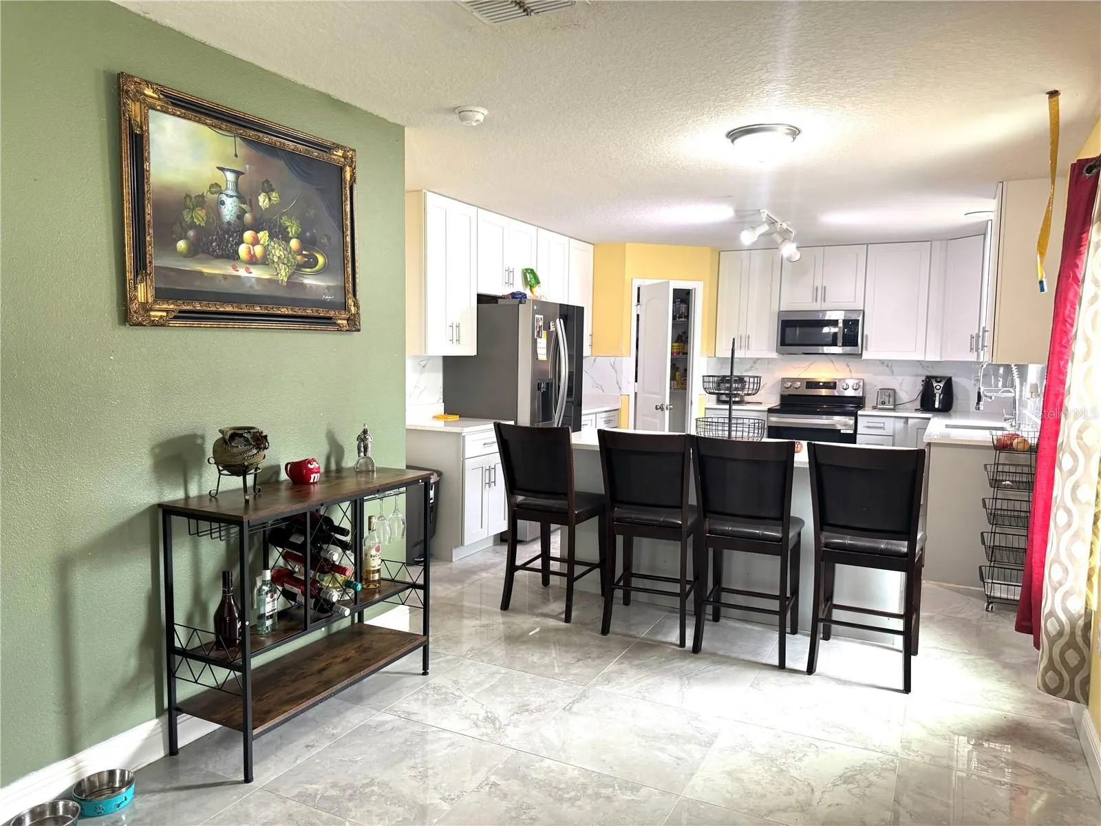 256 BEGONIA LN