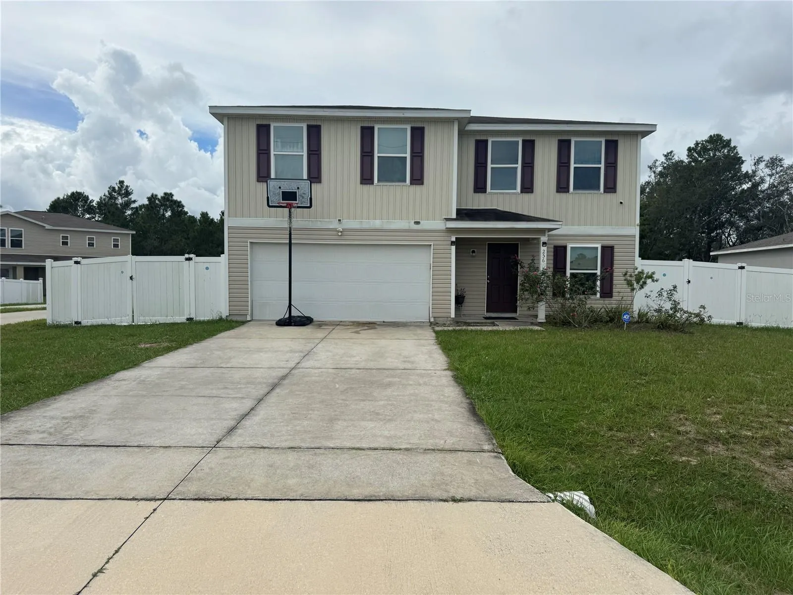 256 BEGONIA LN