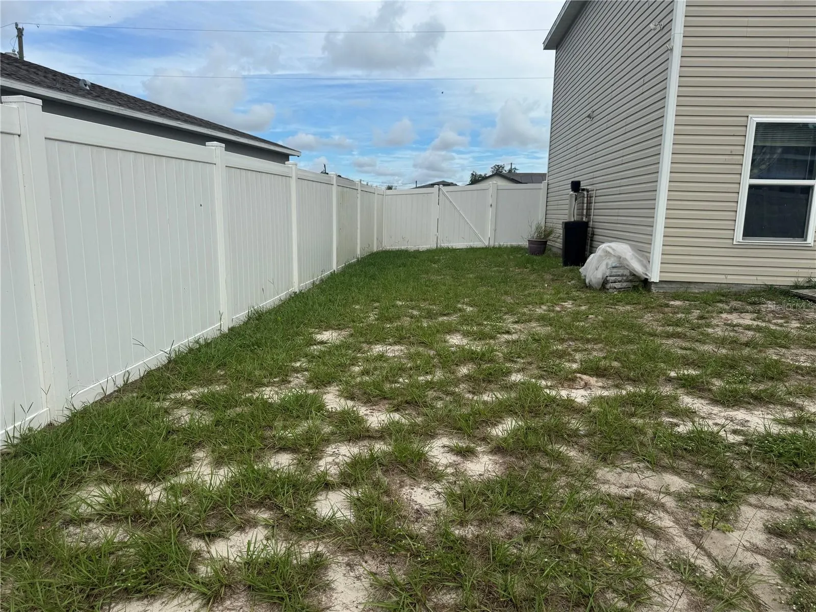 256 BEGONIA LN
