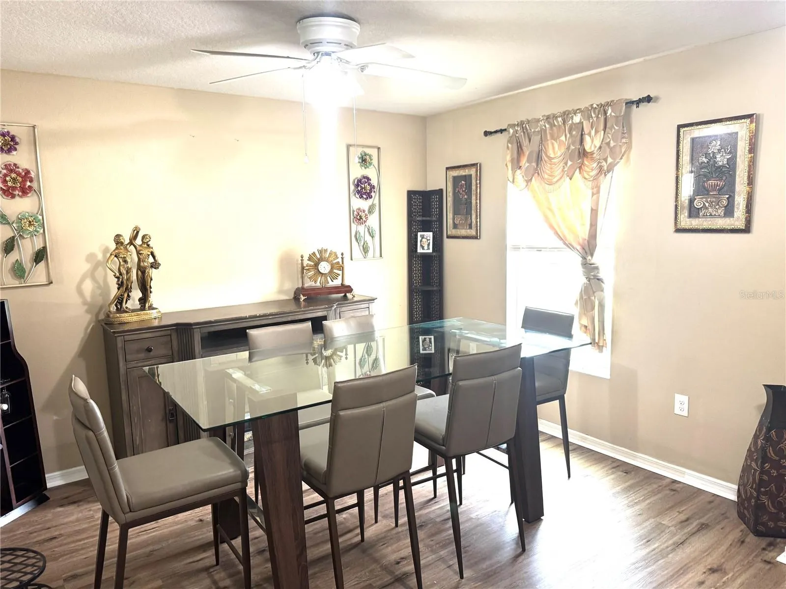 256 BEGONIA LN