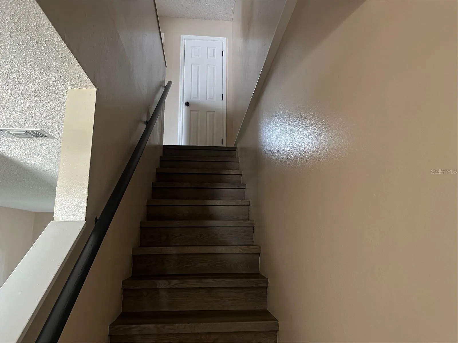135 JONES LN #B, #B