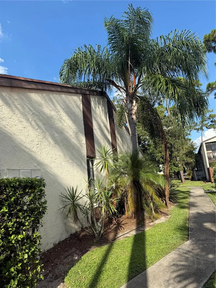 2647 SURREY CT #2647, #2647