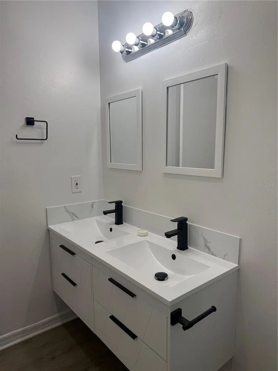 2647 SURREY CT #2647, #2647