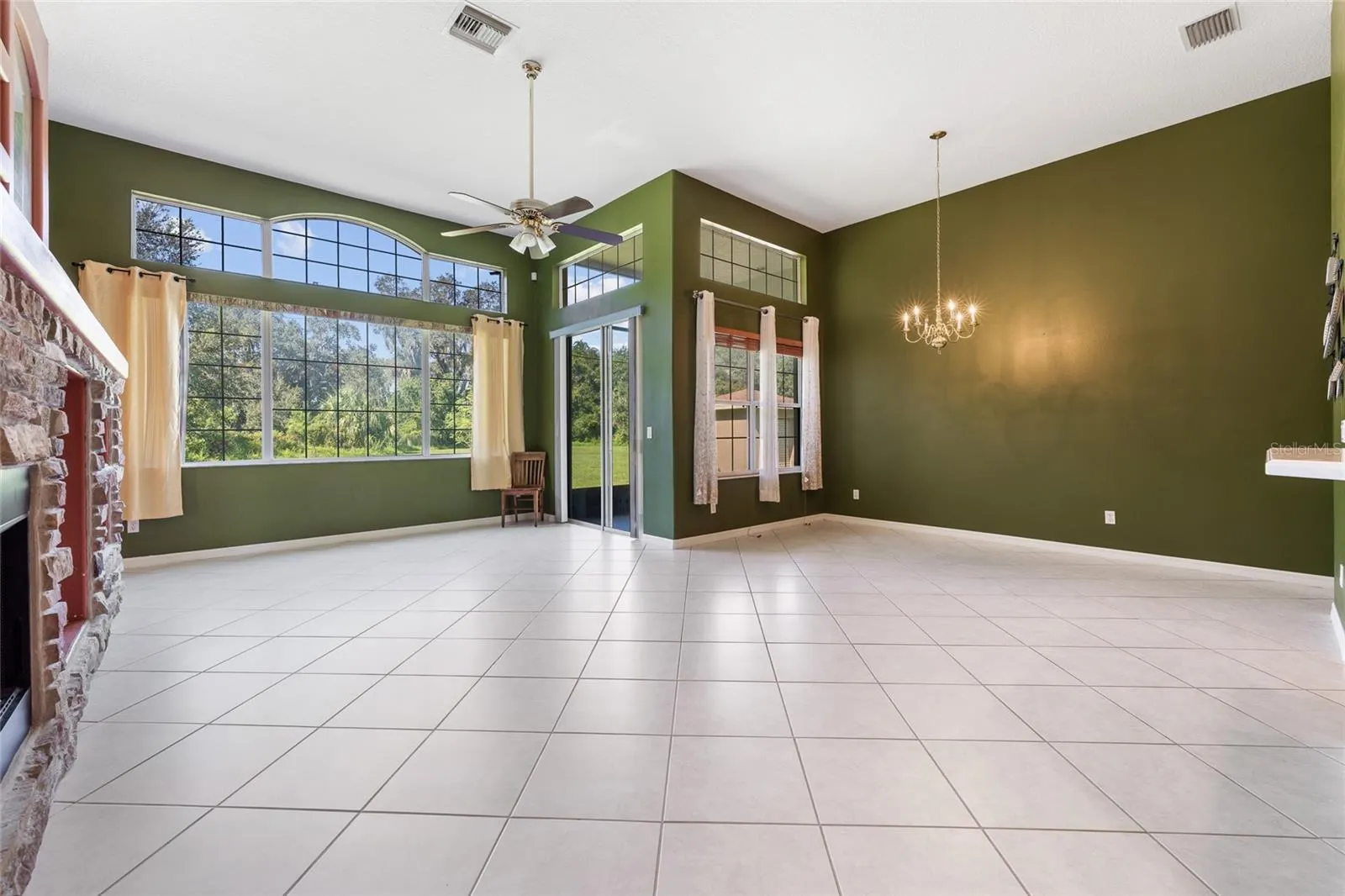 3330 EARLE CT