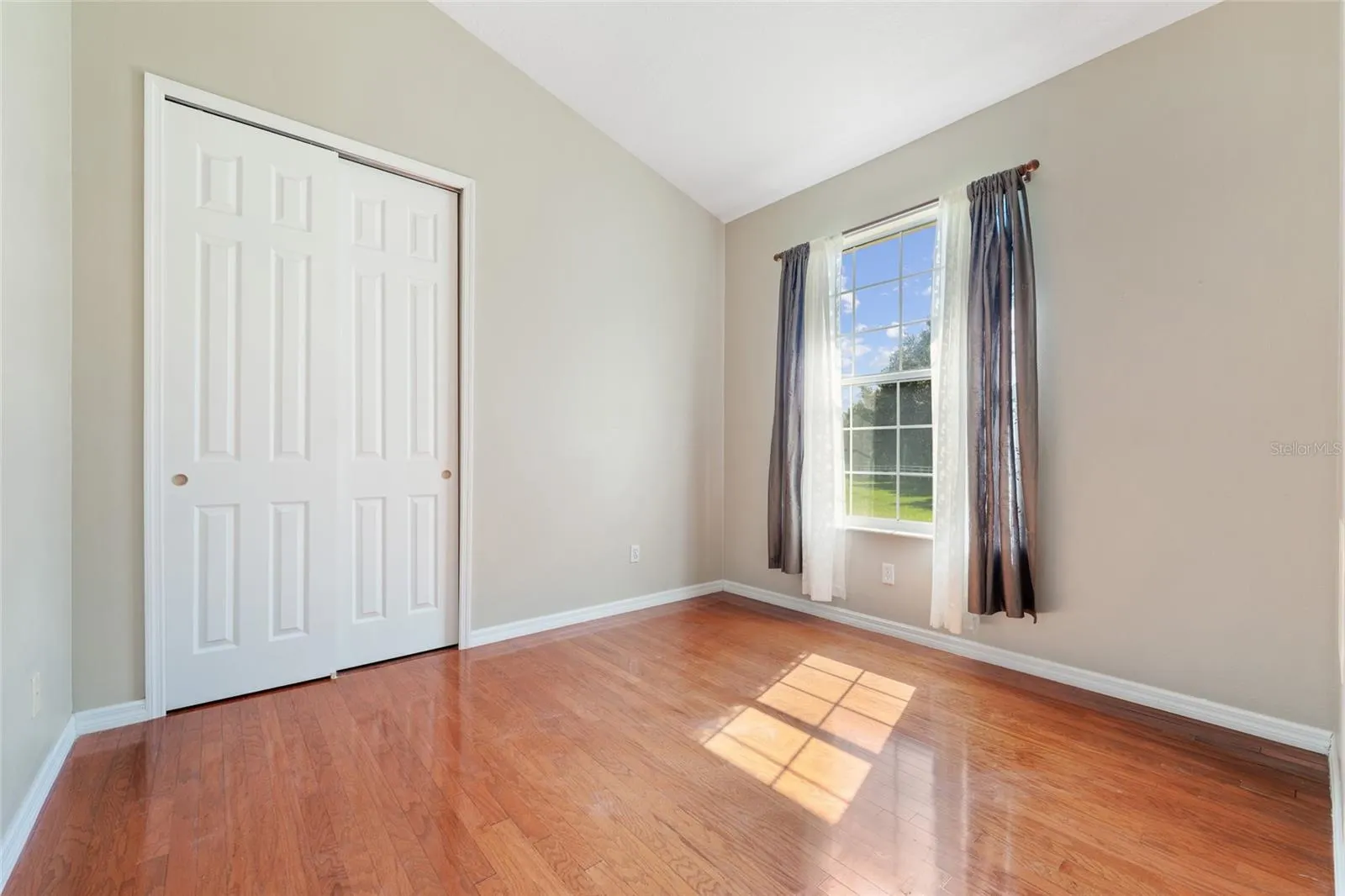 3330 EARLE CT