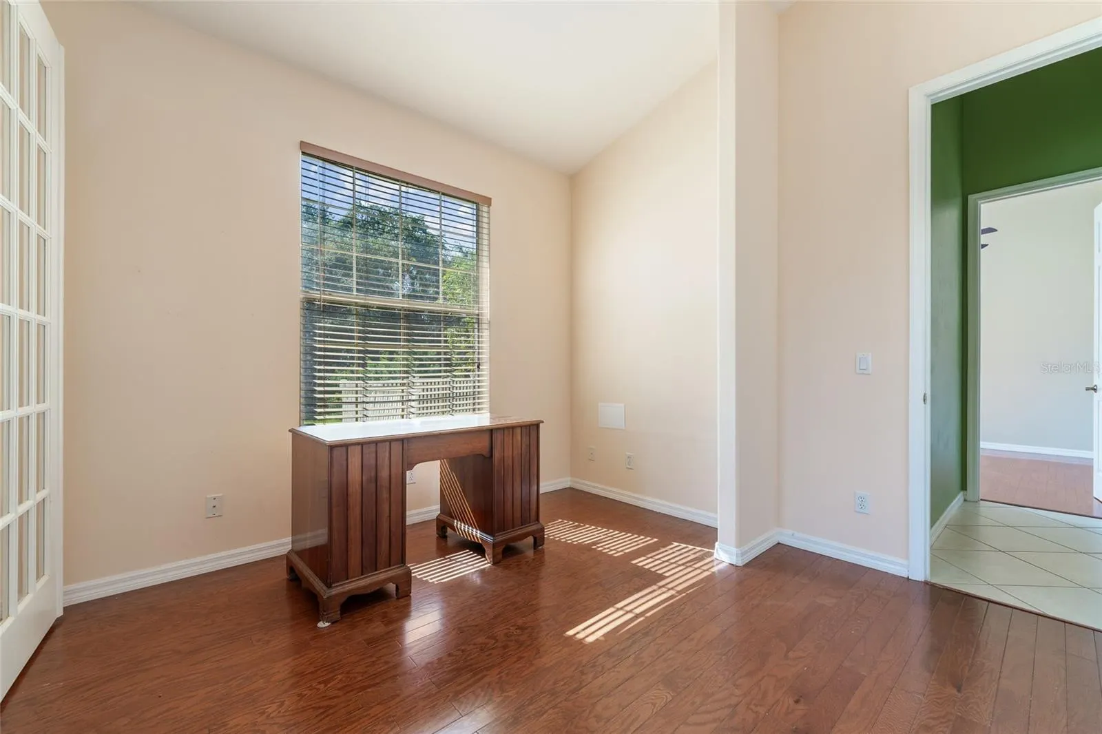 3330 EARLE CT