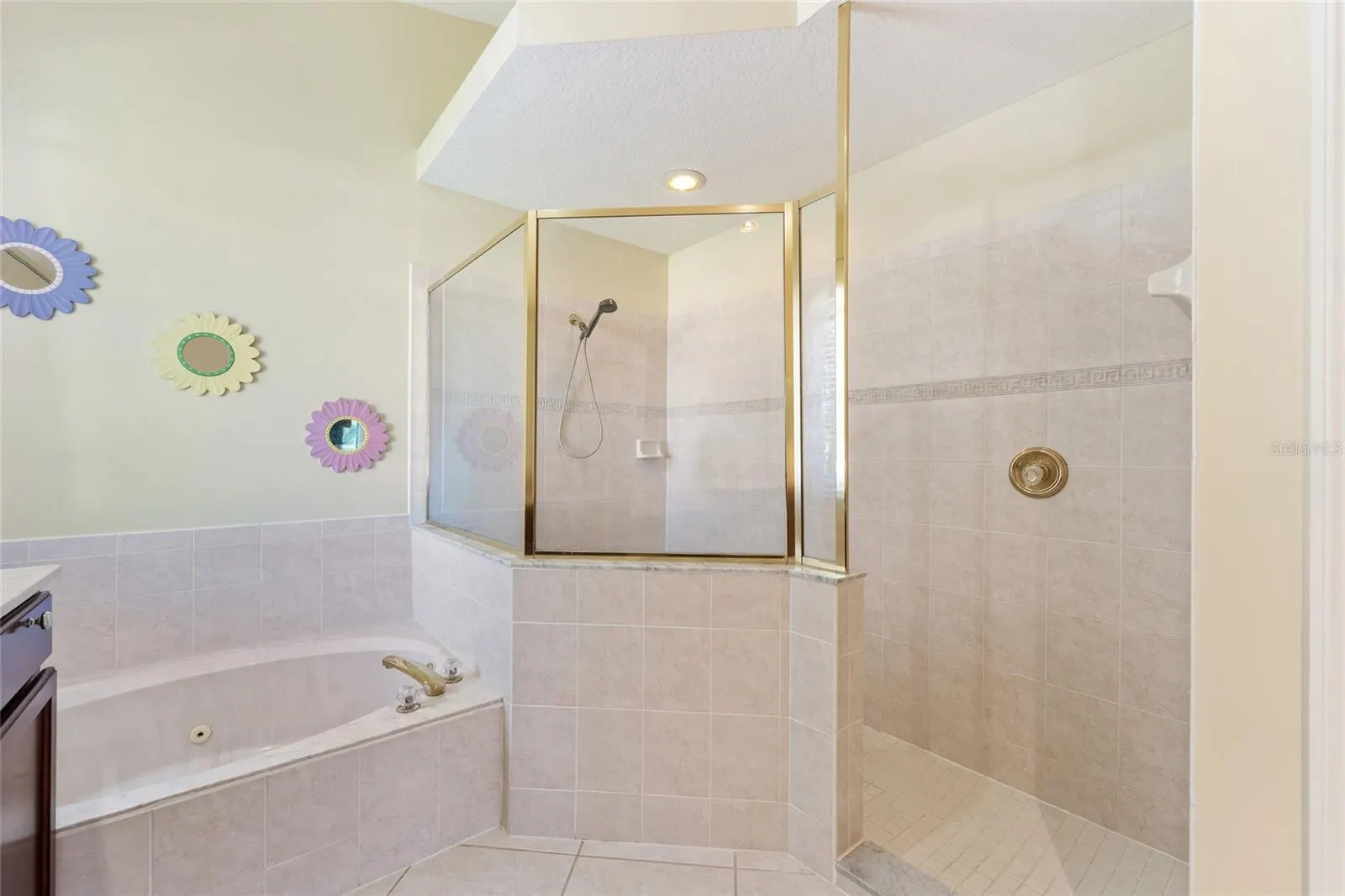 3330 EARLE CT