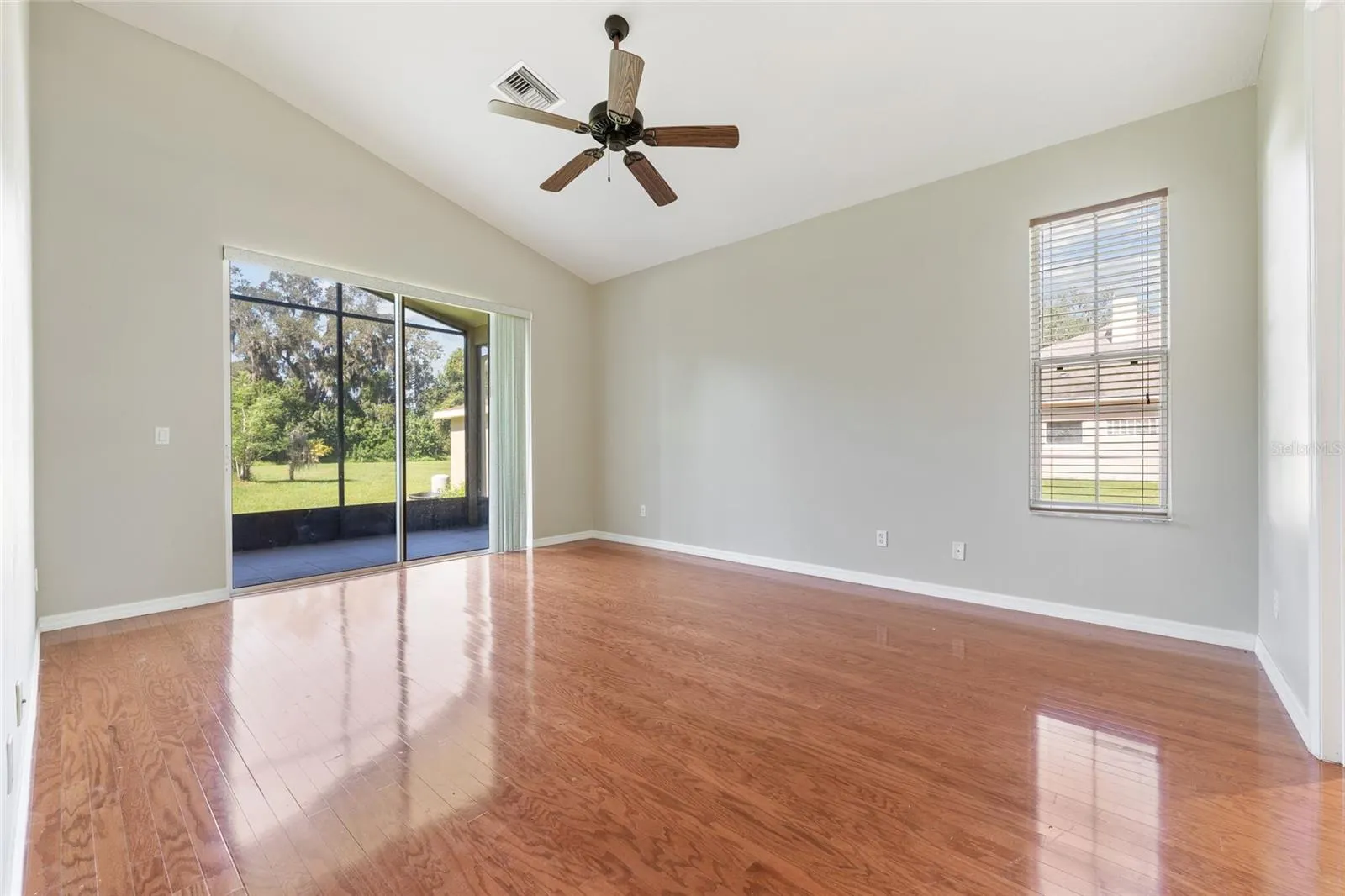 3330 EARLE CT