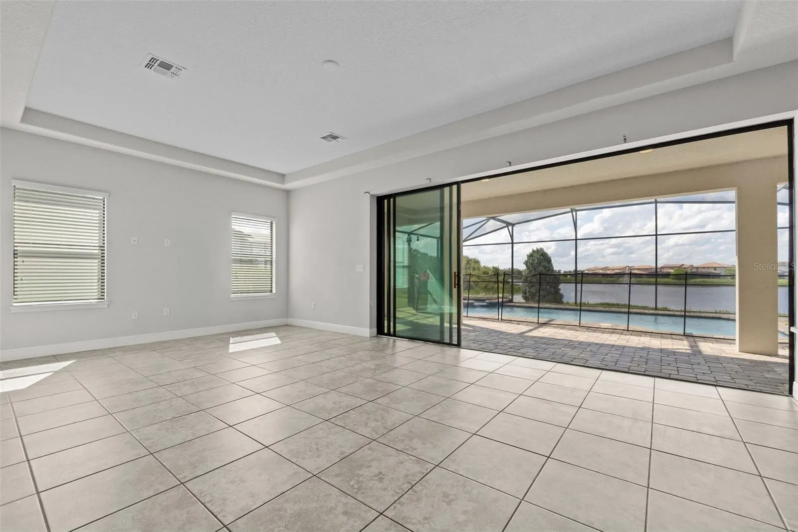 202 KENNY BLVD