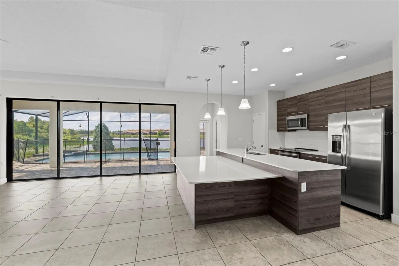 202 KENNY BLVD