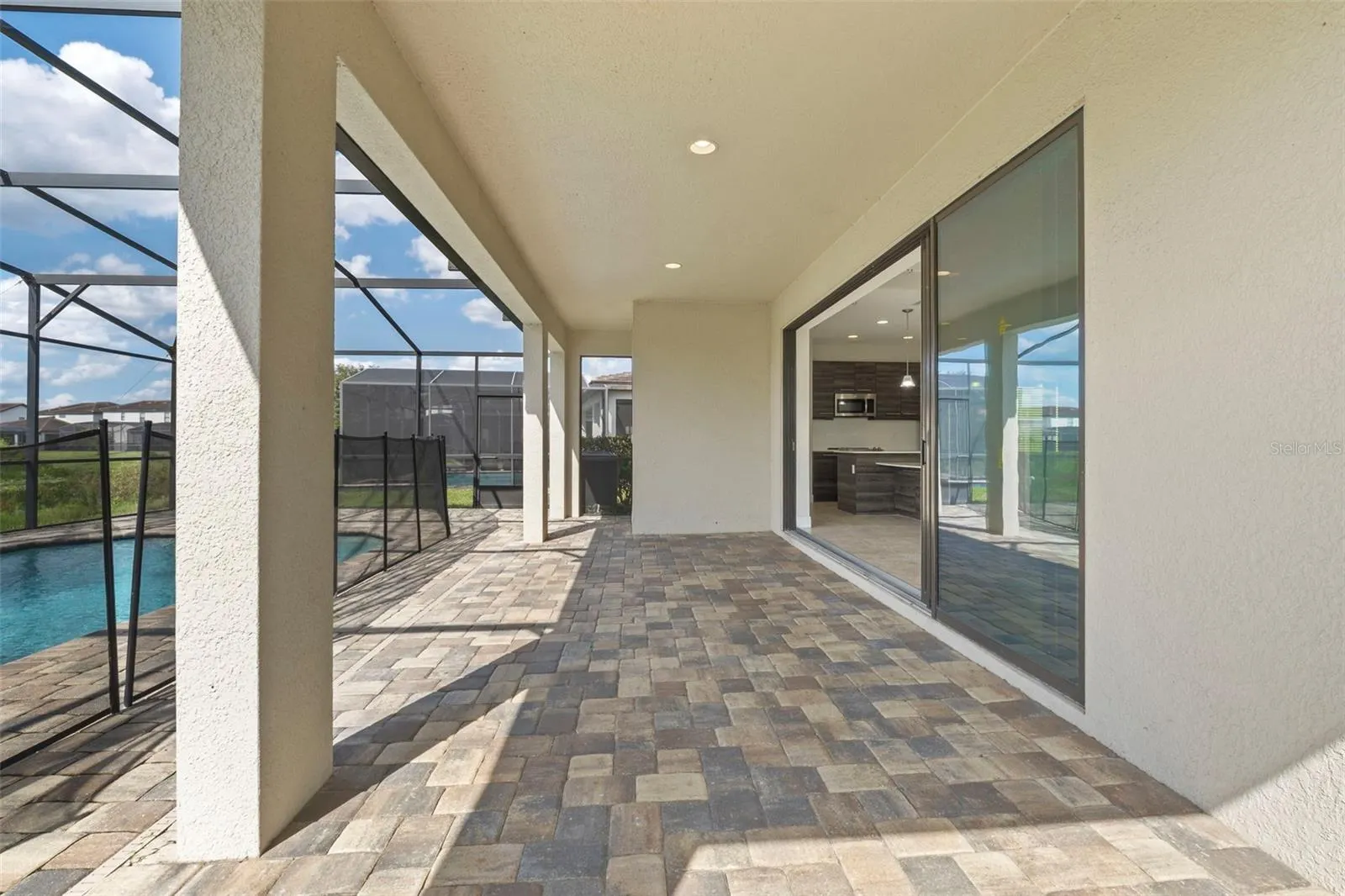 202 KENNY BLVD