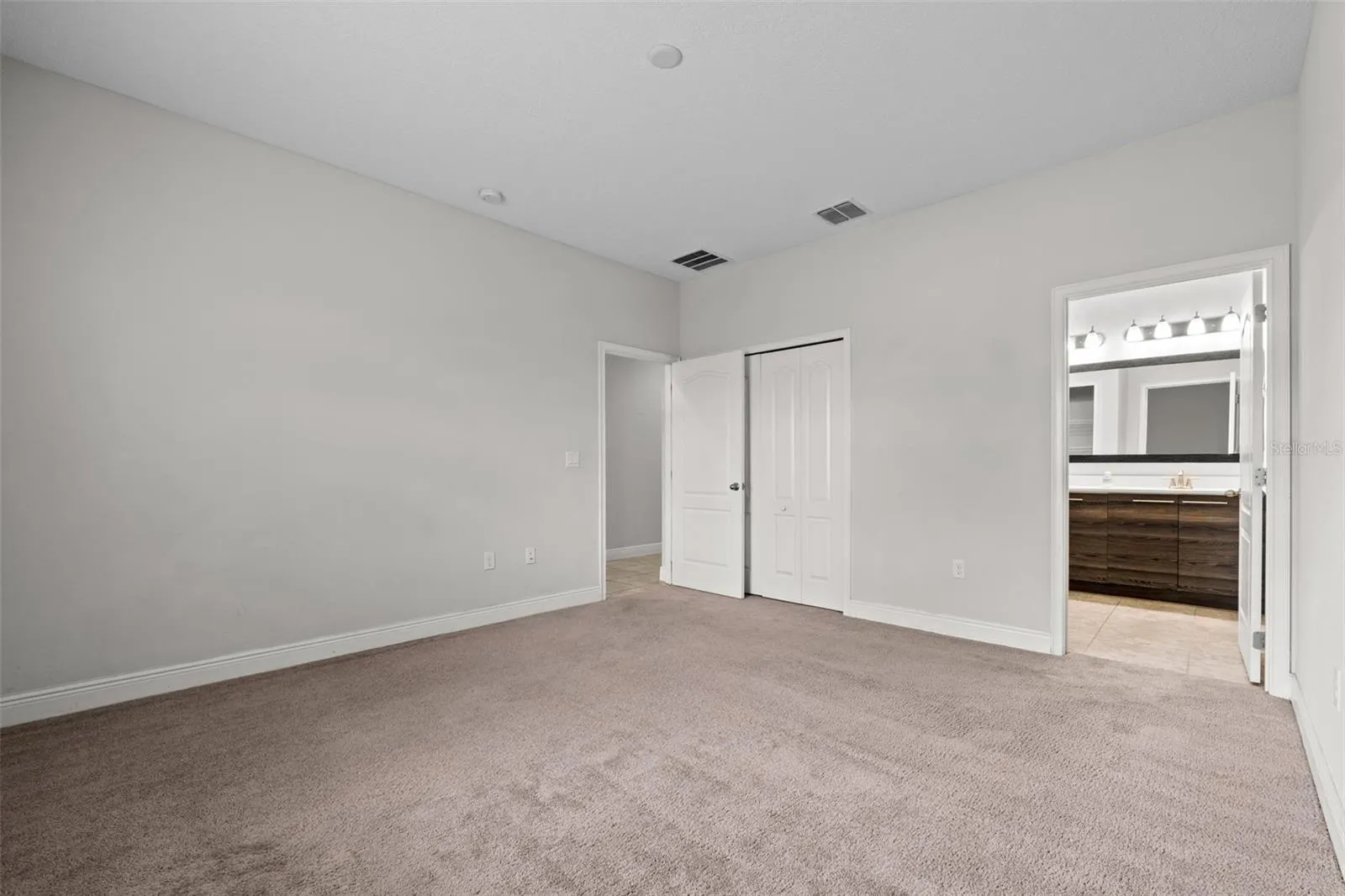 202 KENNY BLVD